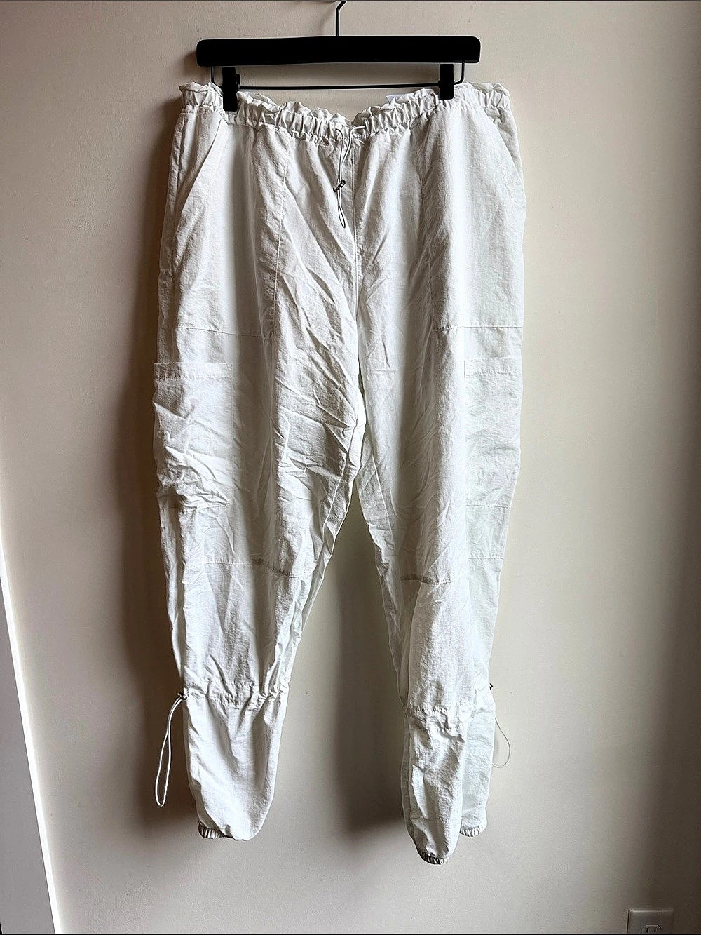 White Nylon parachute Pants Size XL Like New